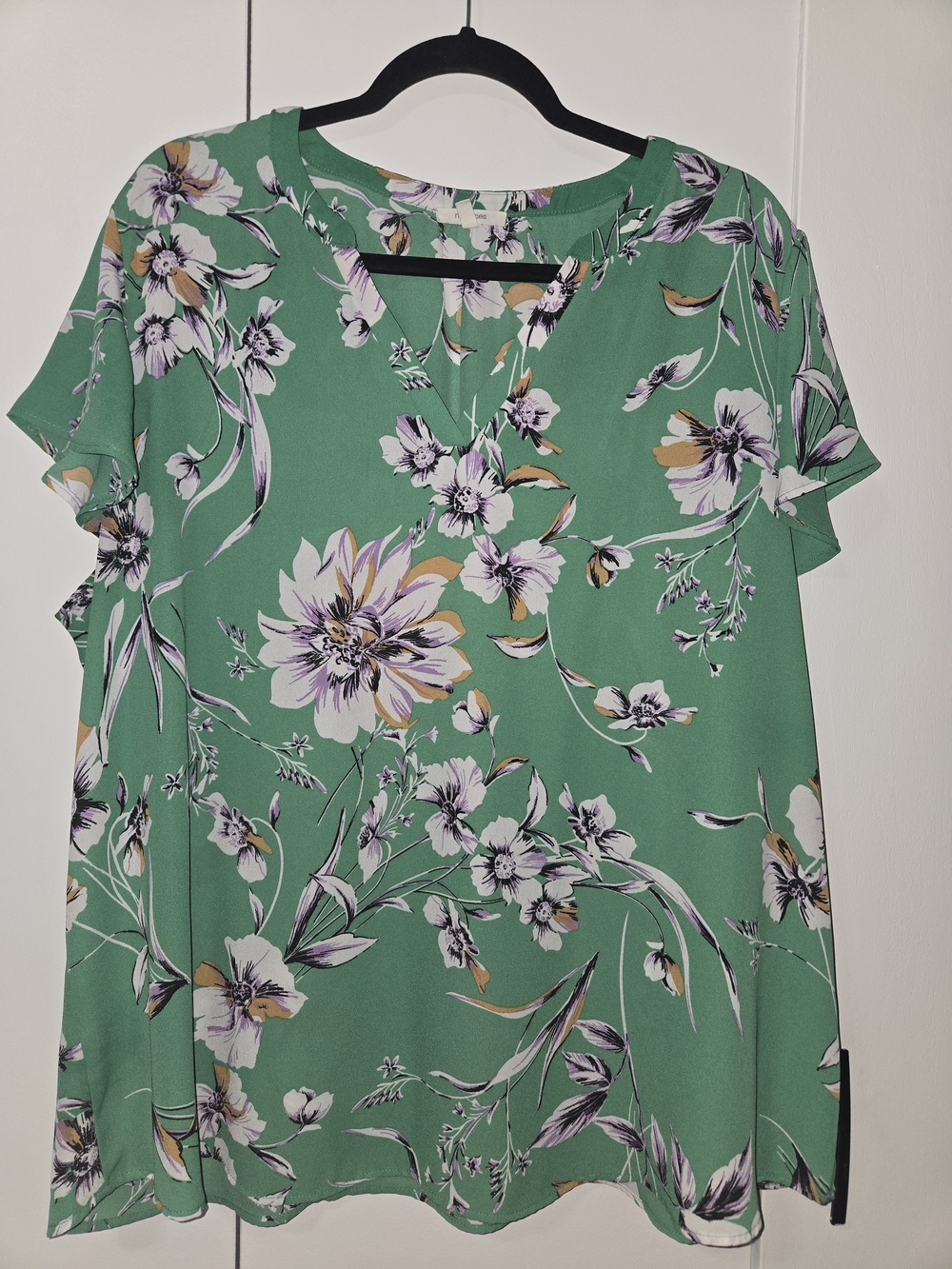 Maurices Green Floral Short Sleeve Blouse